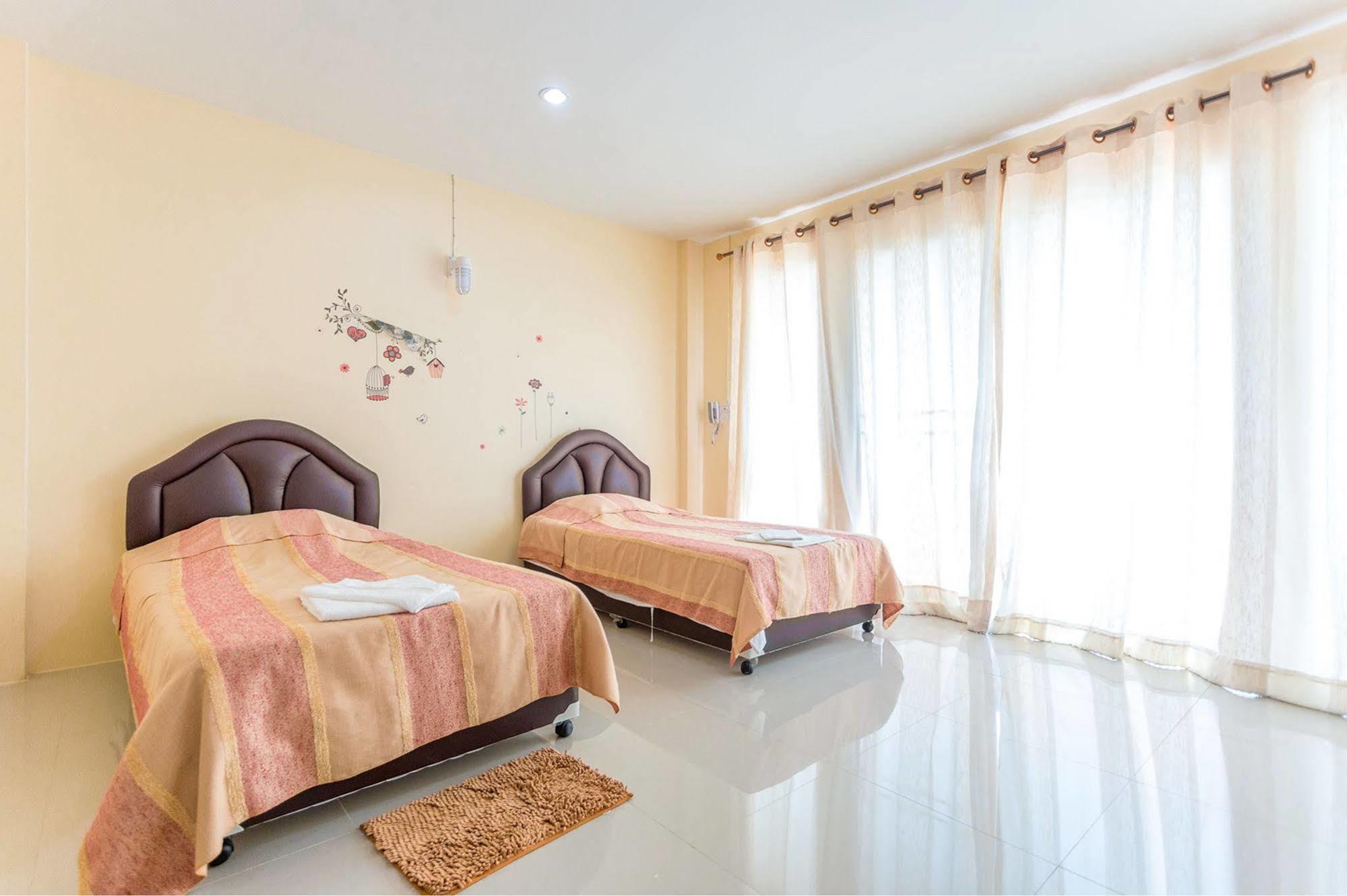Phet Ngam Hotel Мае Сай Екстериор снимка