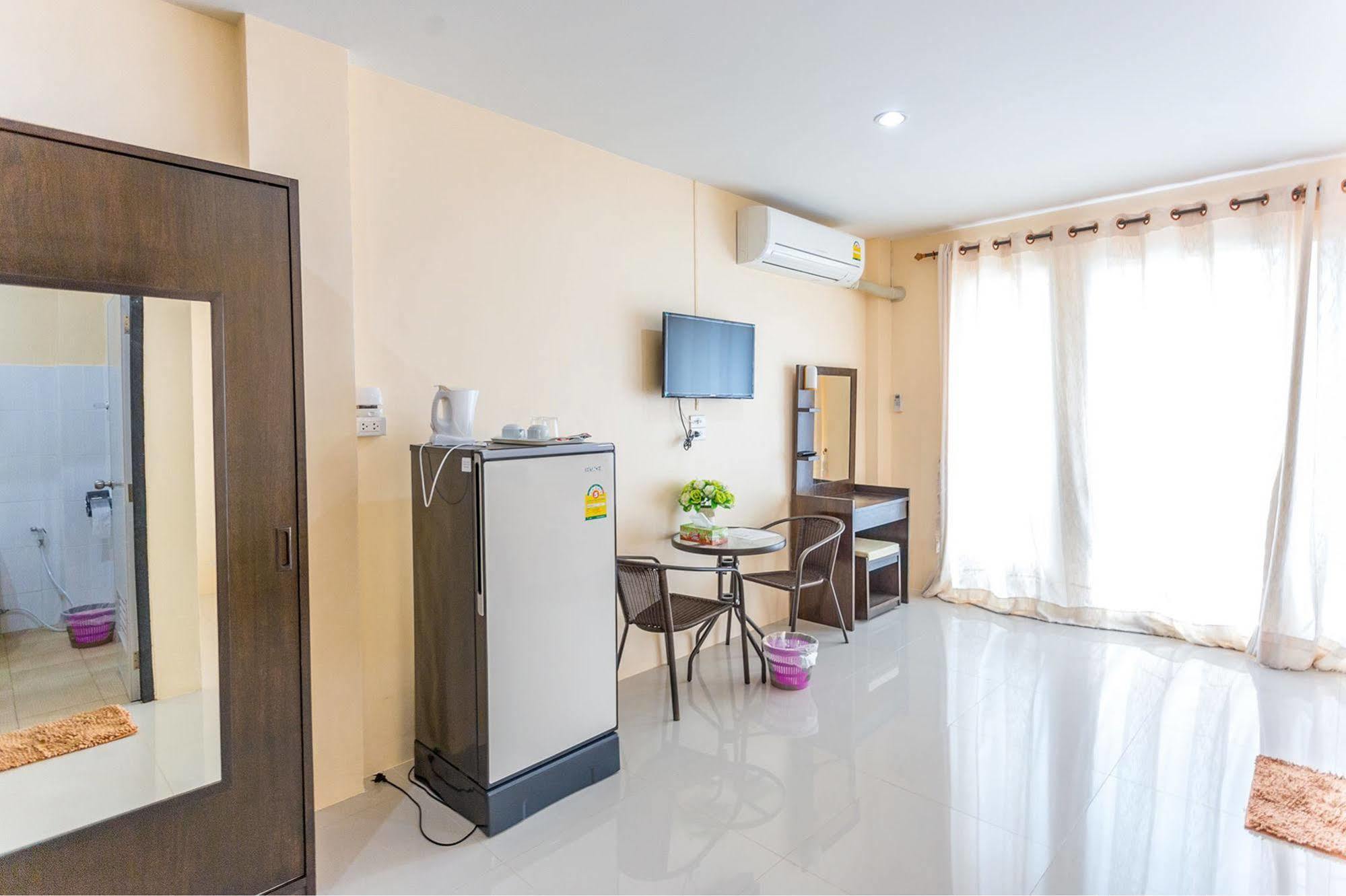 Phet Ngam Hotel Мае Сай Екстериор снимка