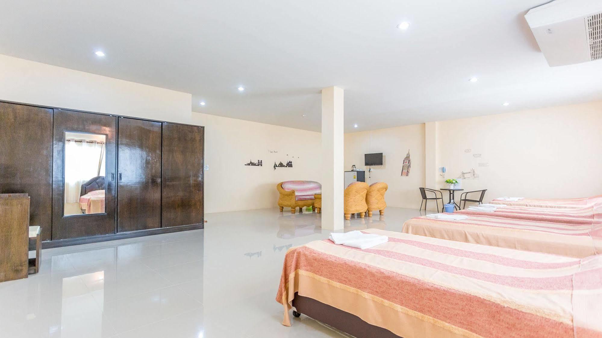 Phet Ngam Hotel Мае Сай Екстериор снимка